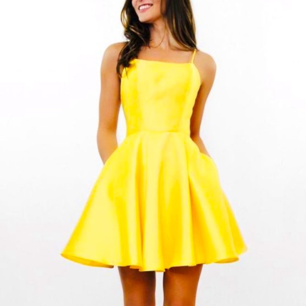 LuLu’s skater dress w/ open back